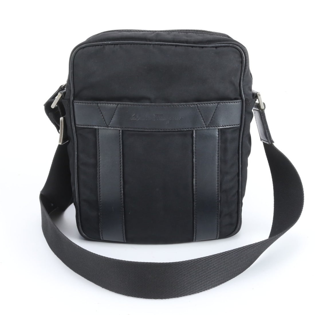 Salvatore Ferragamo 5031 Leather and Nylon Shoulder Bag/Messenger Bag in Black for Men: --- Catalog ---Category: SizeSize (HxWxD): 23cm x 20cm x 6cm / 9.05'' x 7.87'' x 2.36''Category: DesignType: Messenger bag, Shoulder bagColor: BlackGender: MenMaterial: Leather , Nylon Category: