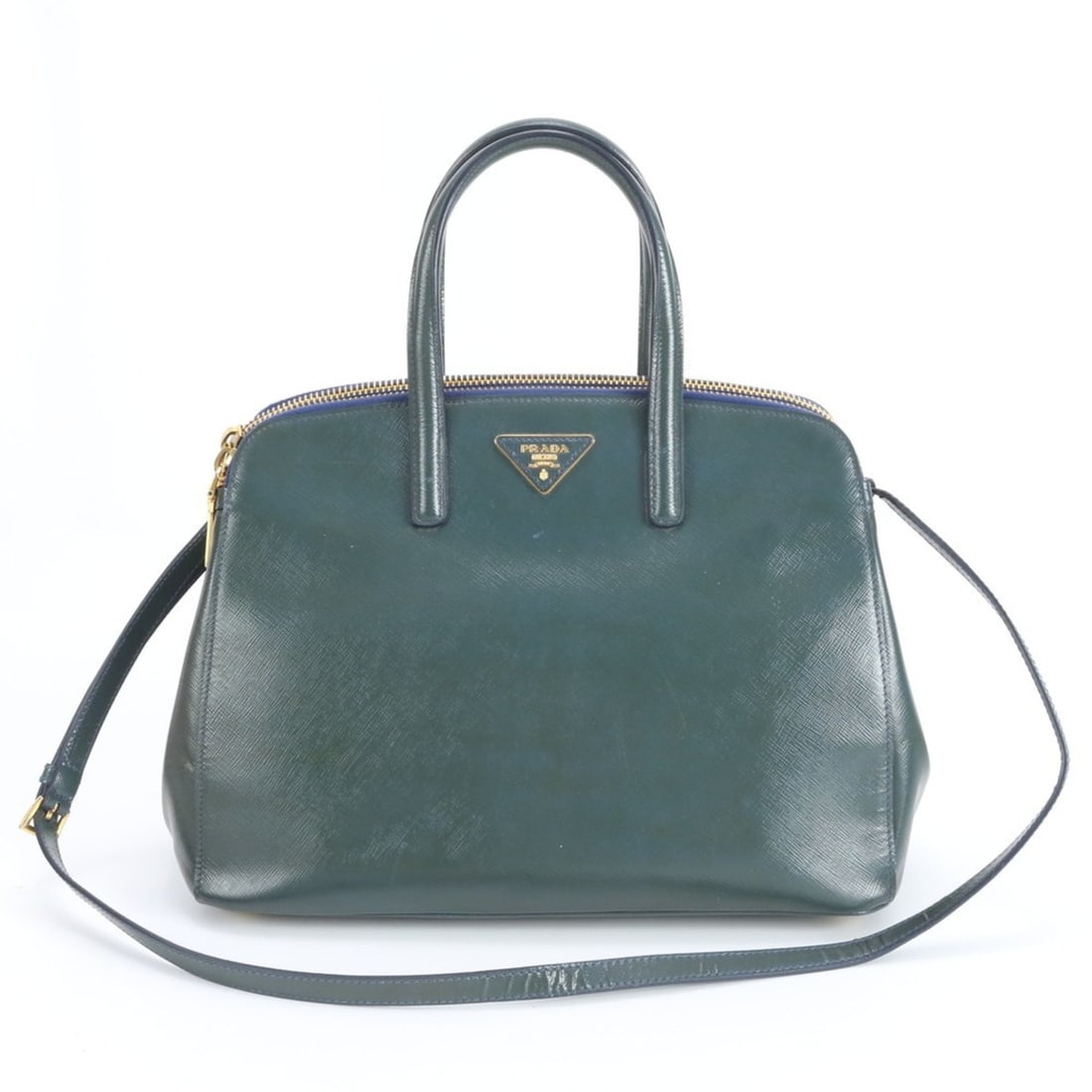 Prada Saffiano Leather Triangle Logo Shoulder Bag, Handbag, Tote Bag for Women: --- Catalog ---Category: SizeSize (HxWxD): 26cm x 35cm x 15cm / 10.23'' x 13.77'' x 5.9''Category: DesignType: Handbag, Shoulder bag, Tote bagColor: GreenGender: WomenMaterial: Leather Category: Gener