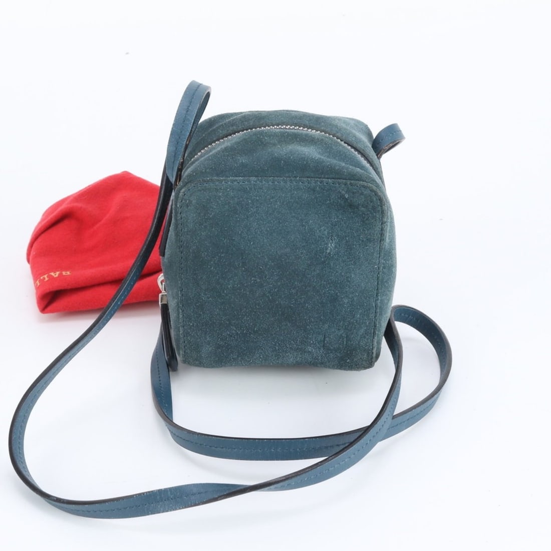 Bally green leather shoulder bag/crossbody bag for women: --- Catalog ---Category: SizeSize (HxWxD): 10cm x 10cm x 10cm / 3.93'' x 3.93'' x 3.93''Category: DesignType: Shoulder bagColor: GreenGender: WomenMaterial: Leather Category: GeneralBrand: BallyCountr