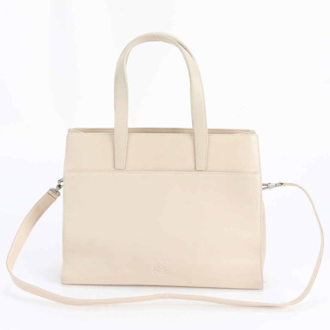 Loewe Anagram Beige Leather Shoulder Bag/Handbag for Women: --- Catalog ---Category: SizeSize (HxWxD): 24cm x 31cm x 12cm / 9.44'' x 12.2'' x 4.72''Strap Length: 85cm / 33.46''Handle Length: 35cm / 13.77''Category: DesignType: Handbag, Shoulder bagColor: Beige