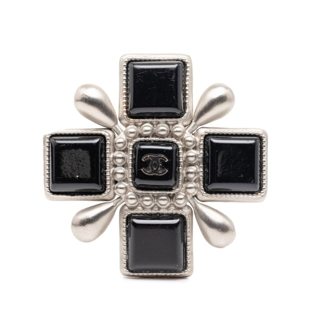 CHANEL Coco Mark Faux Pearl Cross Motif Brooch in Silver and Black Metal for Women: --- Catalog ---Category: DesignType: BroochColor: Black, SilverGender: WomenCategory: GeneralBrand: Chanel--- Item List ---Section: ConditionRanking: Rank AB Used - Traces of usage, scratches / dirt c