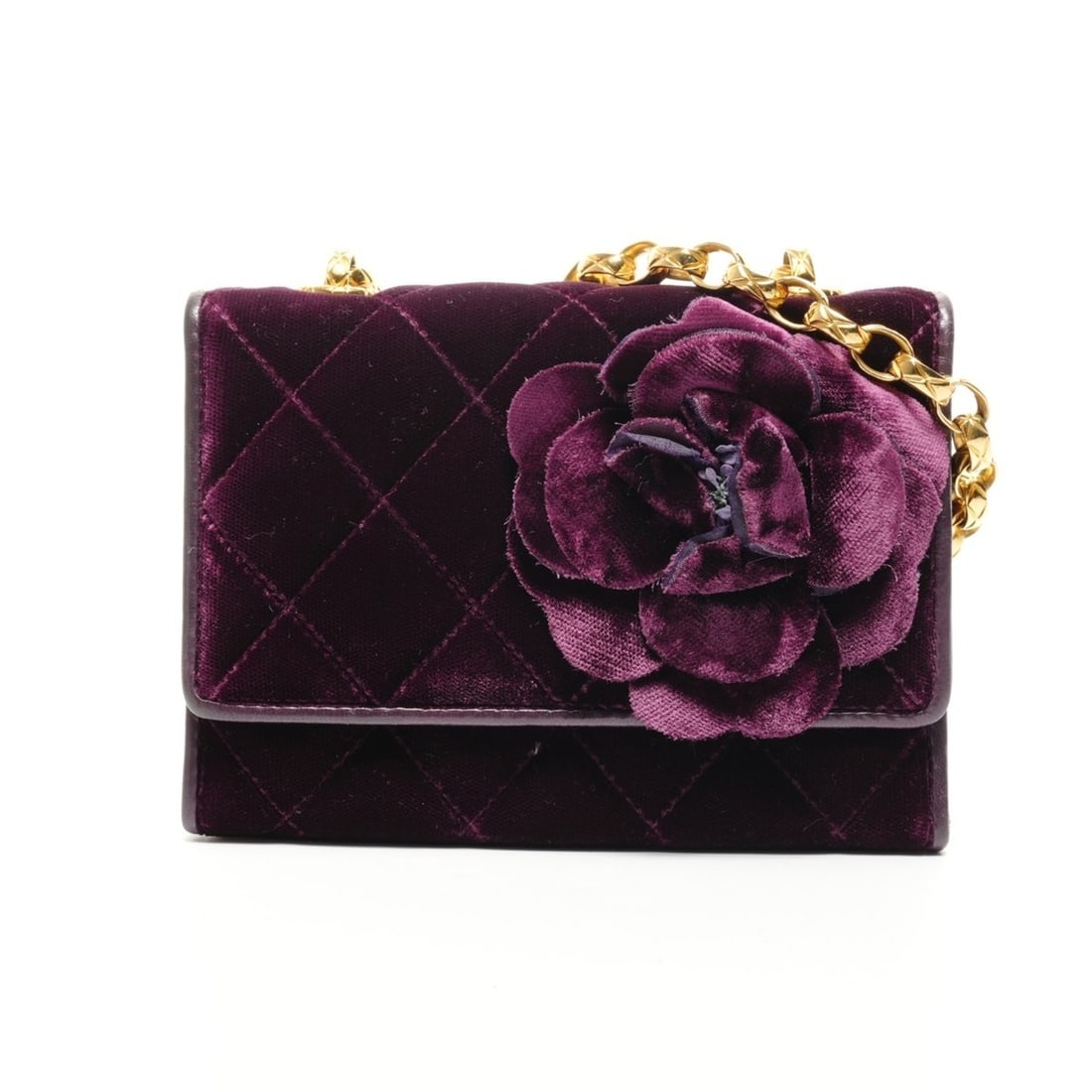 CHANEL Velour Camellia Mini Camera Bag Shoulder Purple WS25929: --- Catalog ---Category: SizeSize (HxWxD): 11cm x 15cm x 4cm / 4.33'' x 5.9'' x 1.57''Strap Length: 112cm / 44.09''Category: DesignType: Shoulder bagColor: PurpleGender: WomenMaterial: Leather Leather
