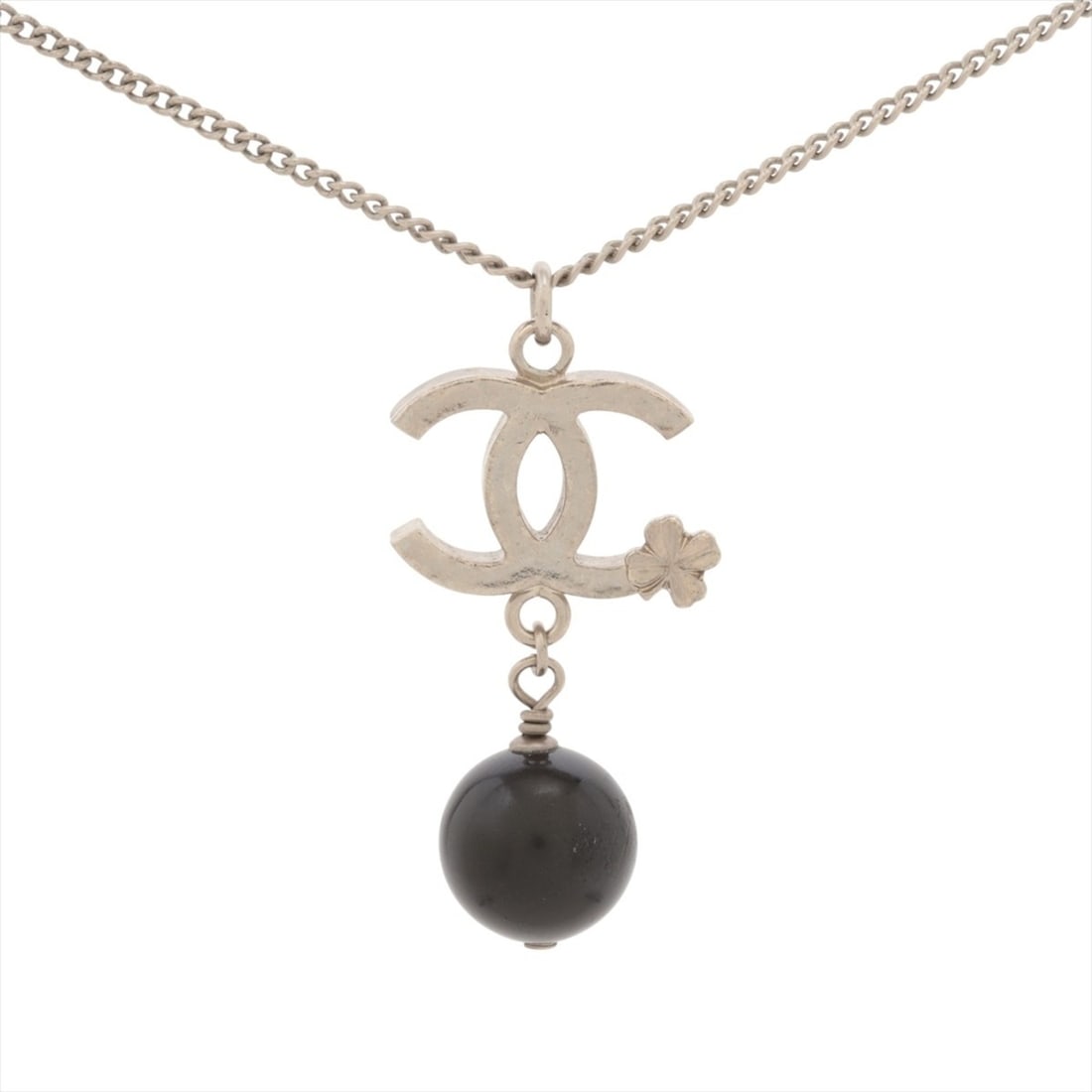 CHANEL B13K 2013 Coco Mark Clover Necklace in Silver WS16378: --- Catalog ---Category: SizePendant Size: 38mm x 18mm / 1.49'' x 0.7''Neck Circumference: 61.3 cm / 24.13''Category: DesignColor: SilverGender: WomenNecklace Type: NecklaceCategory: GeneralBrand: Cha