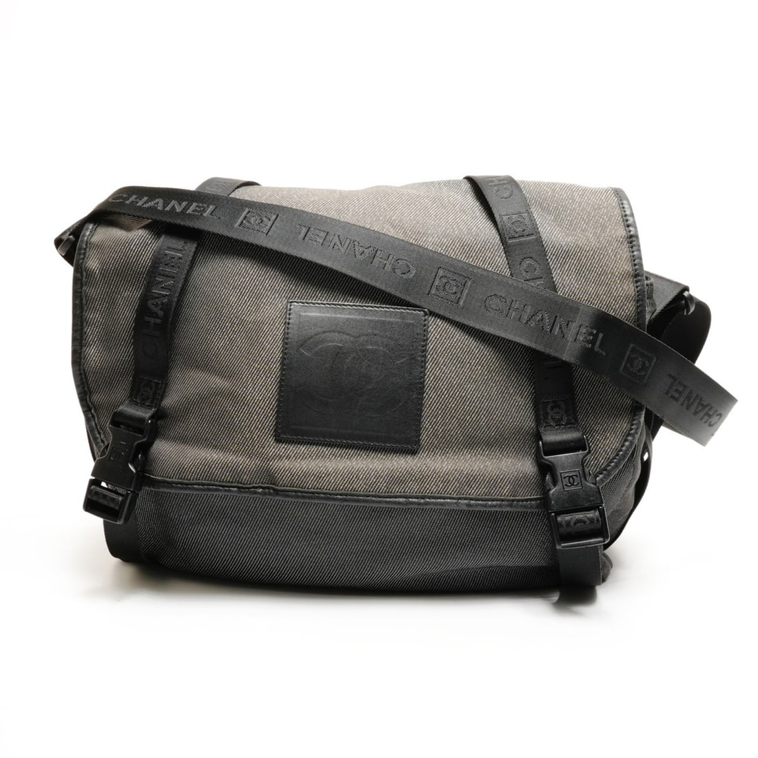 CHANEL Sport Line Coco Mark Messenger Bag Shoulder Black WS25908: --- Catalog ---Category: SizeSize (HxWxD): 26cm x 37cm x 15cm / 10.23'' x 14.56'' x 5.9''Strap Length: 70cm - 120cm / 27.55'' - 47.24''Category: DesignType: Messenger bag, Shoulder bagColor: BlackGend