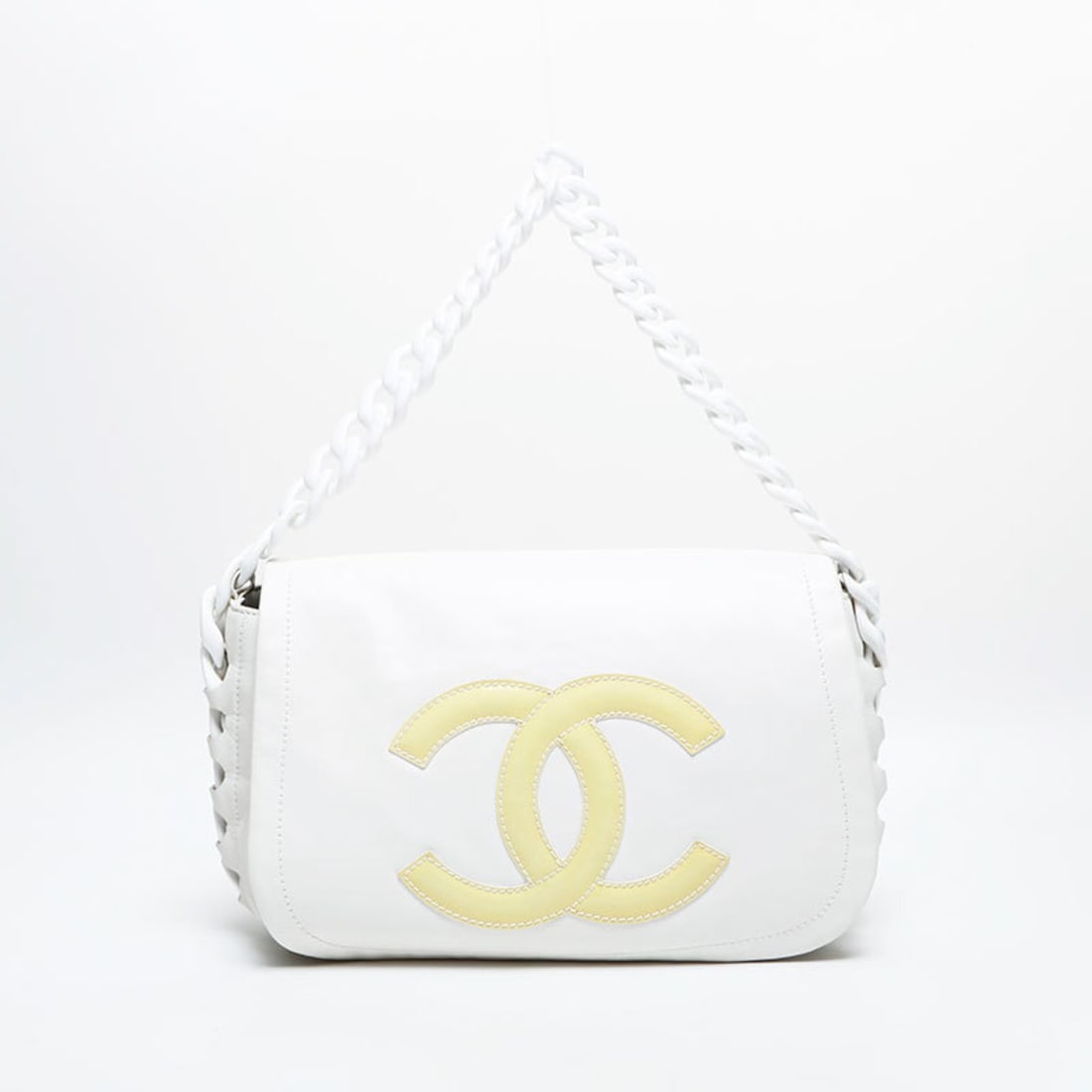 CHANEL Coco Mark Flap Chain Shoulder Bag White WS23043: --- Catalog ---Category: SizeSize (HxWxD): 23cm x 36cm x 10.5cm / 9.05'' x 14.17'' x 4.13''Strap Length: 48cm / 18.89''Category: DesignType: Shoulder bagColor: WhiteGender: WomenClosure: Fastener, Fla