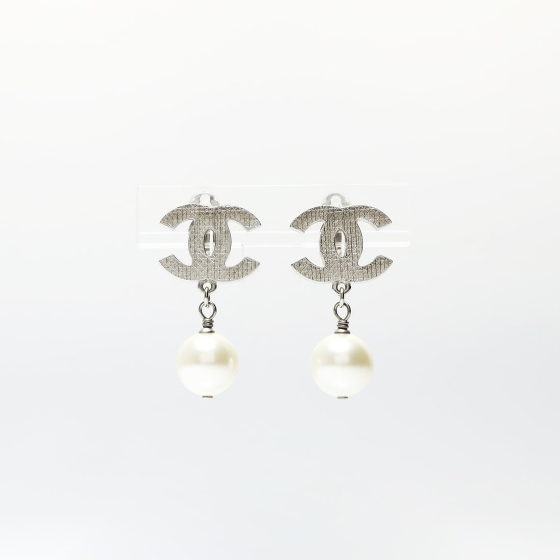 CHANEL A12V 2012 Coco Mark Pearl Earrings, Silver, WS25263 (1 of 14)