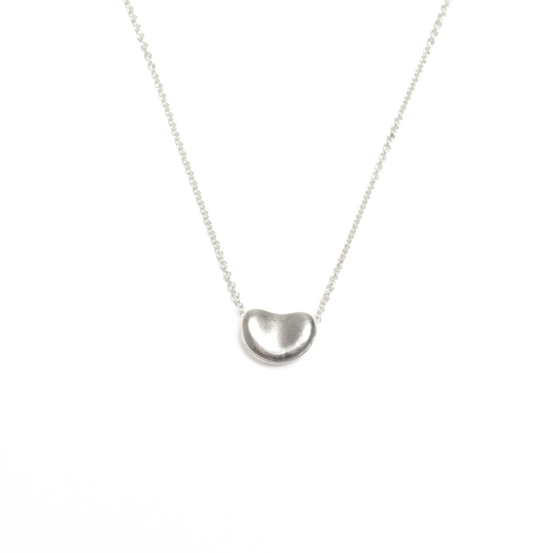 Tiffany & Co. 925 Bean Necklace in Silver, WS24565: --- Catalog ---Category: SizePendant Size: 7mm x 10mm / 0.27'' x 0.39''Neck Circumference: 40 cm / 15.74''Category: DesignColor: SilverGender: WomenNecklace Type: NecklaceCategory: GeneralBrand: Tiffa