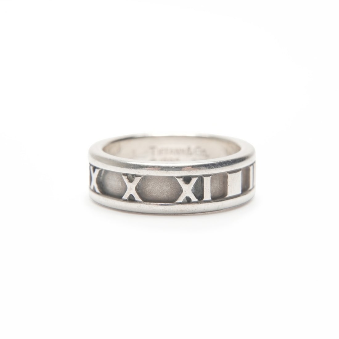 Tiffany & Co. Atlas 925 #11 Silver Ring, WS24023: --- Catalog ---Category: SizeJP Size: 8.5US Size: 4.5Category: DesignType: Band ringColor: SilverGender: WomenCategory: GeneralBrand: TiffanyCountry of Origin: USA--- Item List ---Section: ConditionRa