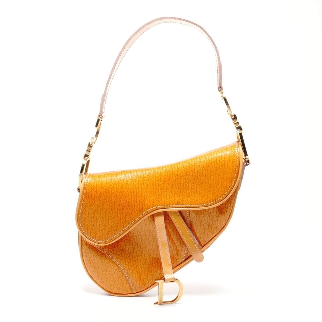 Christian Dior Saddle Bag, Patent Leather, Orange, WS27190: --- Catalog ---Category: SizeSize (HxWxD): 16cm x 20cm x 2cm / 6.29'' x 7.87'' x 0.78''Category: DesignType: Handbag, Saddle bagColor: OrangeGender: WomenCategory: GeneralBrand: Christian DiorCountry