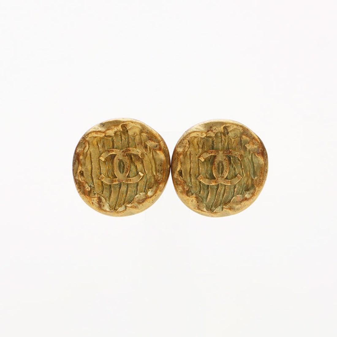 CHANEL Coco Mark Large Round Earrings, Gold, WS11376: --- Catalog ---Category: SizeSize (HxWxD): 25.00mm x 25.00mm / 0.98'' x 0.98''Category: DesignType: Clip earringsColor: GoldGender: WomenCategory: GeneralBrand: ChanelCountry of Origin: France--- Item