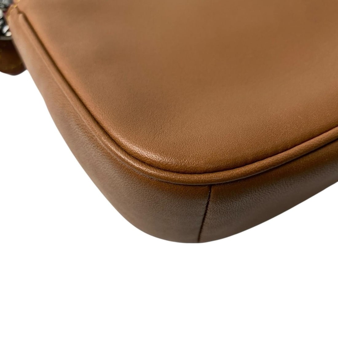 Gucci Heart Keychain Gold - 15