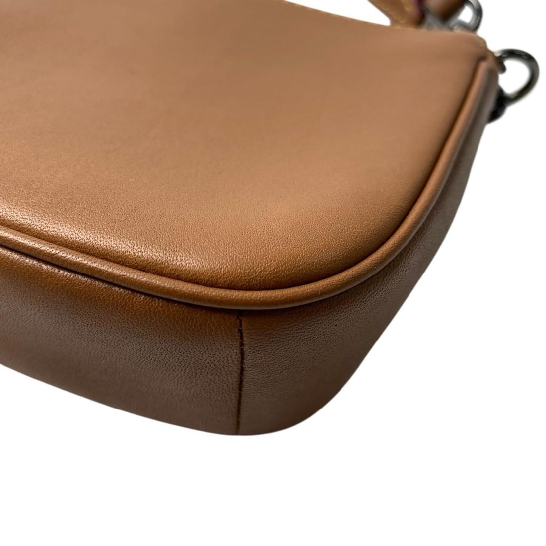 Gucci Heart Keychain Gold - 16