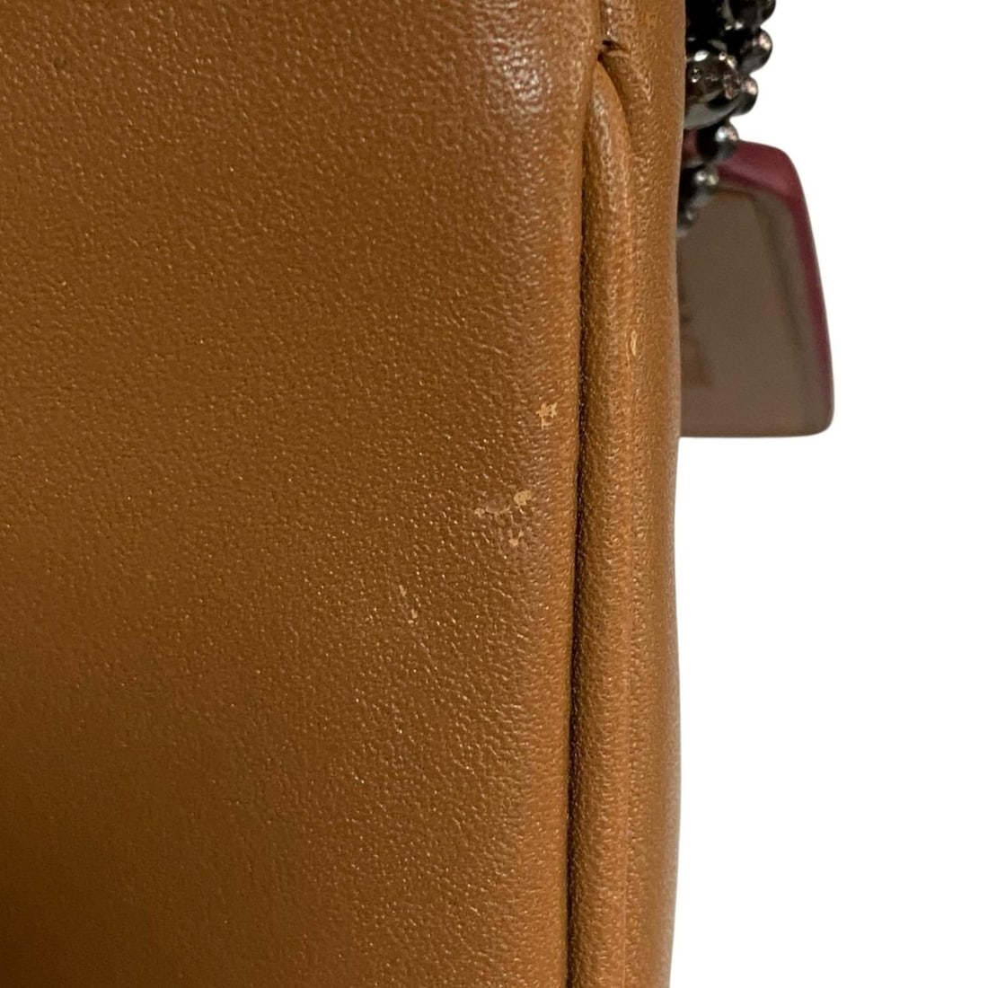 Gucci Heart Keychain Gold - 19