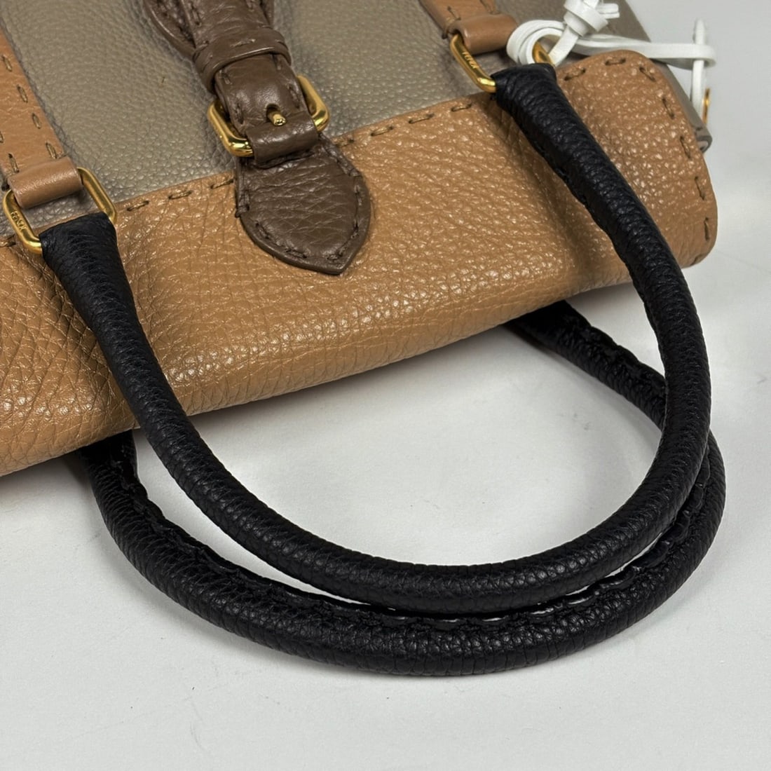 Gucci Heart Keychain Gold - 6