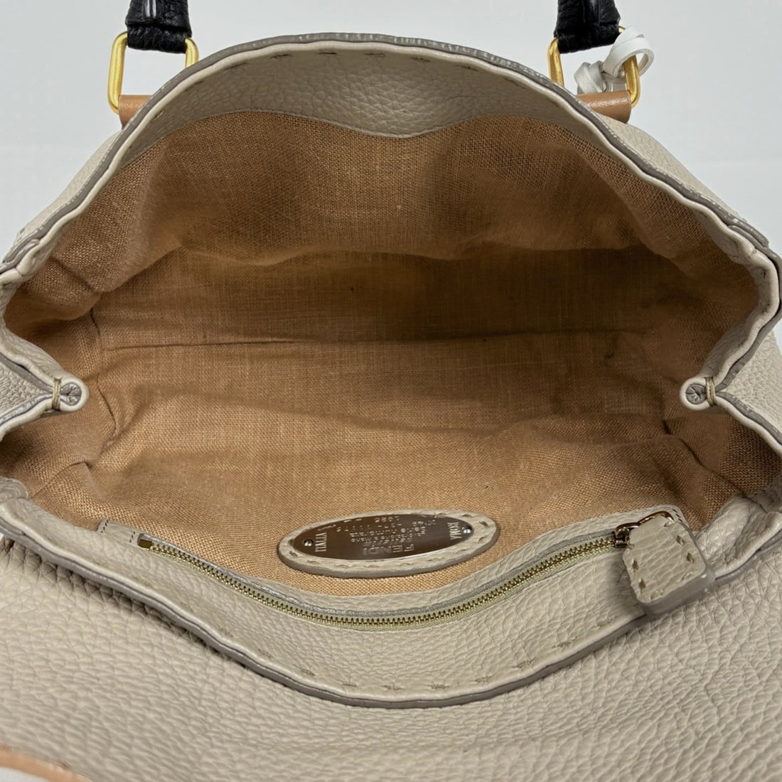 Gucci Heart Keychain Gold - 8