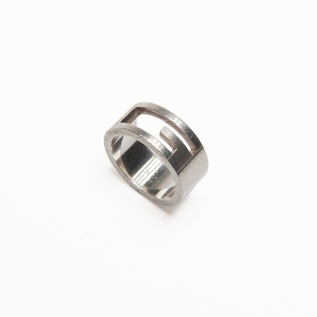 Gucci Logo #8 Ring, Silver - 7