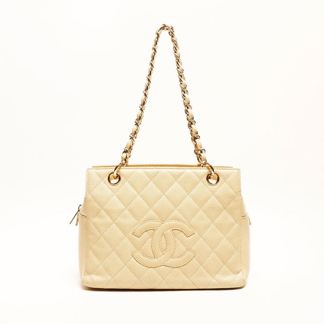 CHANEL Caviar Skin Shoulder Bag, Beige, WS14718: --- Catalog ---Category: SizeSize (HxWxD): 18.5cm x 26cm x 14cm / 7.28'' x 10.23'' x 5.51''Strap Length: 50cm / 19.68''Category: DesignType: Shoulder bagColor: BeigeGender: WomenMaterial: Grained