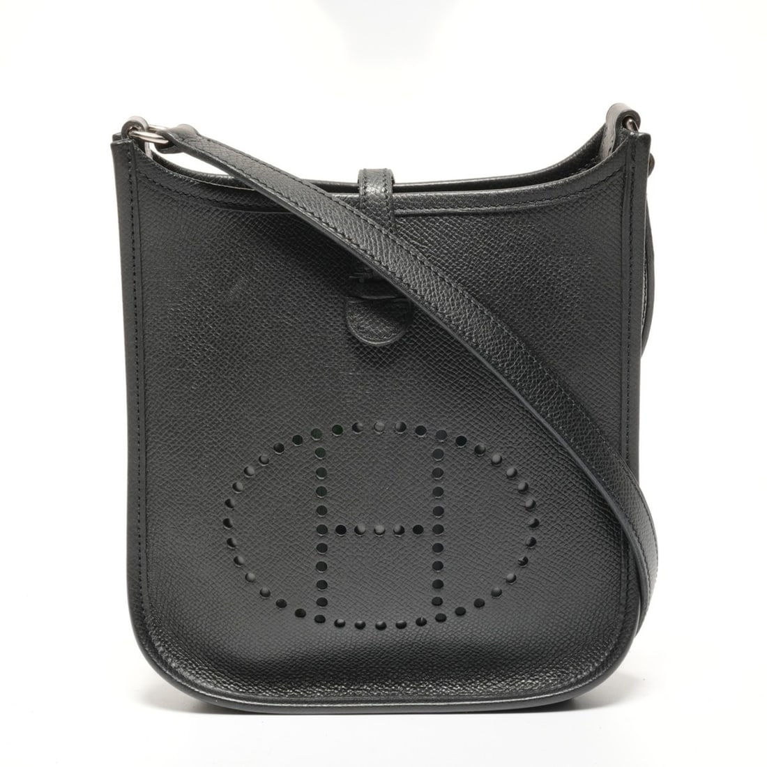 Hermes Hermès Evelyn TPM Epsom Leather Shoulder Bag, Black, 2005, WS27171, Stamped with "I": --- Catalog ---Category: SizeSize (HxWxD): 17cm x 17cm x 5cm / 6.69'' x 6.69'' x 1.96''Category: DesignType: Shoulder bagColor: BlackGender: WomenCategory: GeneralBrand: HermesCountry of Origin: Franc