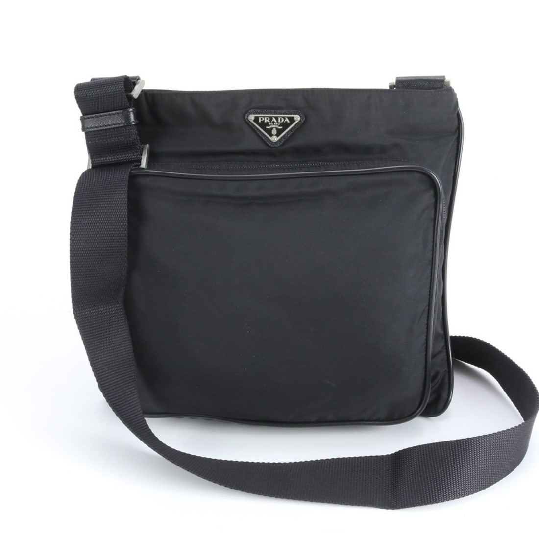 Prada Tessuto Nylon Triangle Logo Leather Shoulder Bag/Messenger Bag for Men: --- Catalog ---Category: SizeSize (HxWxD): 25cm x 28cm x 6cm / 9.84'' x 11.02'' x 2.36''Category: DesignType: Messenger bag, Shoulder bagColor: BlackGender: MenMaterial: Nylon Category: GeneralBrand: