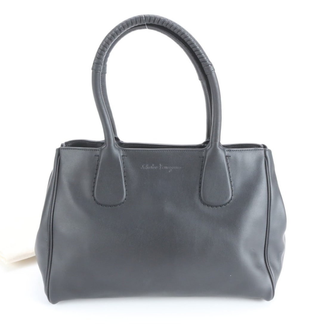 Salvatore Ferragamo Leather Tote Bag Shoulder Handbag Black Women's: --- Catalog ---Category: SizeSize (HxWxD): 24cm x 32cm x 8cm / 9.44'' x 12.59'' x 3.14''Category: DesignType: Handbag, Tote bagColor: BlackGender: WomenMaterial: Leather Category: GeneralBrand: Salvat