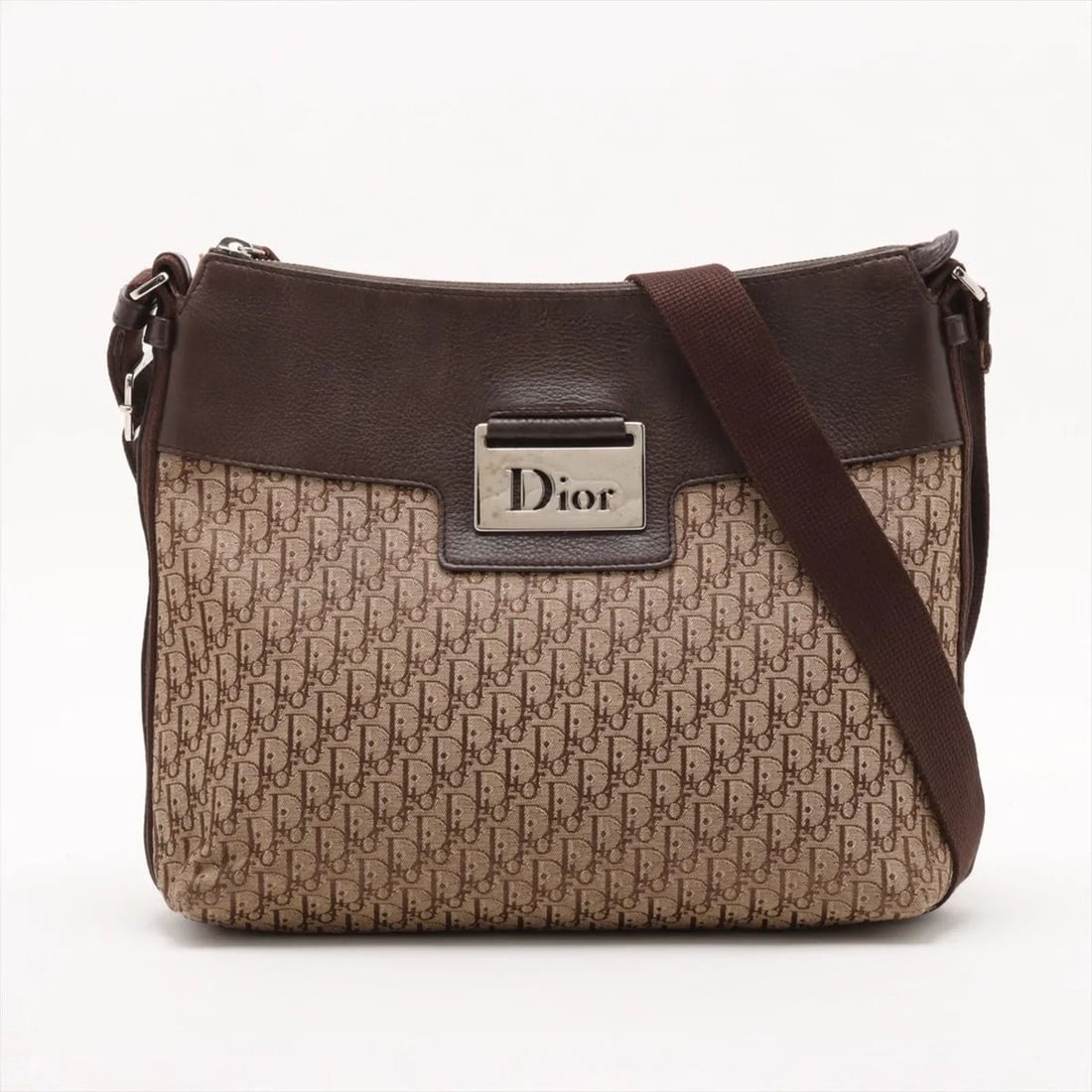 Christian Dior Trotter Leather Shoulder Bag/Messenger Bag Brown Men's: --- Catalog ---Category: SizeSize (HxWxD): 22cm x 29cm x 10cm / 8.66'' x 11.41'' x 3.93''Category: DesignType: Messenger bag, Shoulder bagColor: BrownGender: MenMaterial: Leather , Canvas Category: Ge