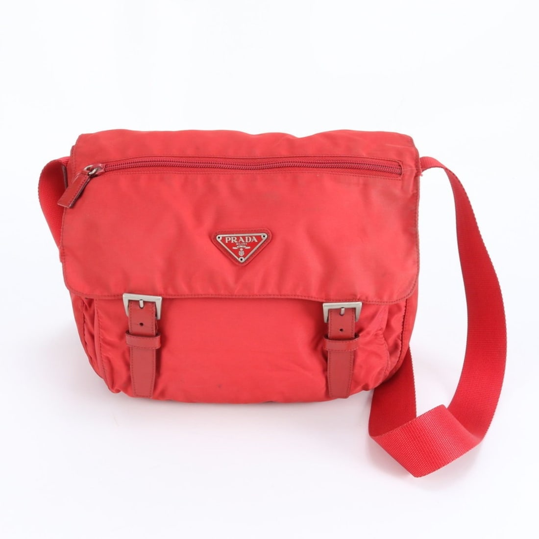 Prada Tessuto Nylon Triangle Logo Leather Shoulder Bag/Messenger Bag for Men: --- Catalog ---Category: SizeSize (HxWxD): 21cm x 27cm x 12cm / 8.26'' x 10.62'' x 4.72''Category: DesignType: Messenger bag, Shoulder bagColor: Red colorGender: MenMaterial: Nylon , Leather