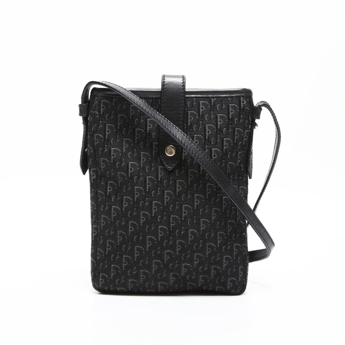 Christian Dior Trotter Canvas Phone Case Shoulder Bag in Black: --- Catalog ---Category: SizeSize (HxWxD): 17cm x 13cm x 2cm / 6.69'' x 5.11'' x 0.78''Category: DesignType: Shoulder bagColor: BlackGender: WomenCategory: GeneralBrand: Christian DiorCountry of Origi