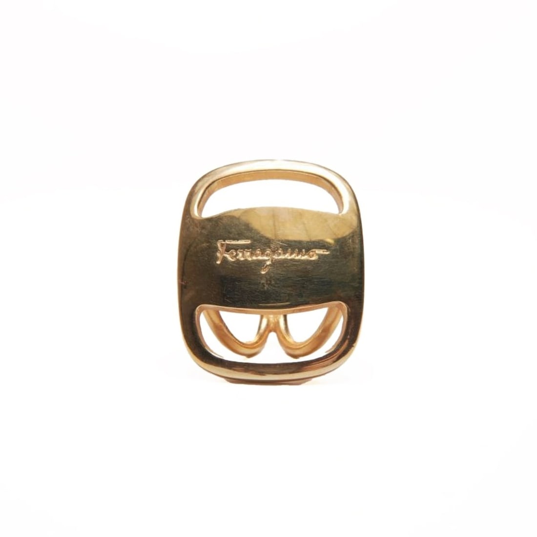 Salvatore Ferragamo Gancini scarf ring and other accessories in gold: --- Catalog ---Category: DesignType: Scarf ringColor: GoldGender: WomenCategory: GeneralBrand: Salvatore Ferragamo--- Item List ---Section: ConditionRanking: Rank A Used - A few traces of usage, some