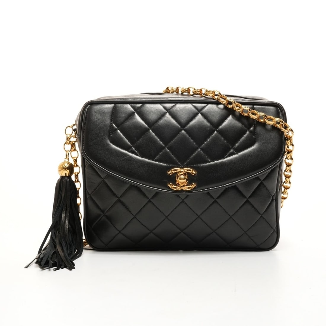CHANEL 1986-1988 Camera Bag, Lambskin Matelasse Tassel Shoulder Black: --- Catalog ---Category: SizeSize (HxWxD): 17.5cm x 23cm x 7cm / 6.88'' x 9.05'' x 2.75''Category: DesignType: Shoulder bagColor: BlackGender: WomenCategory: GeneralBrand: Chanel--- Item List ---Secti