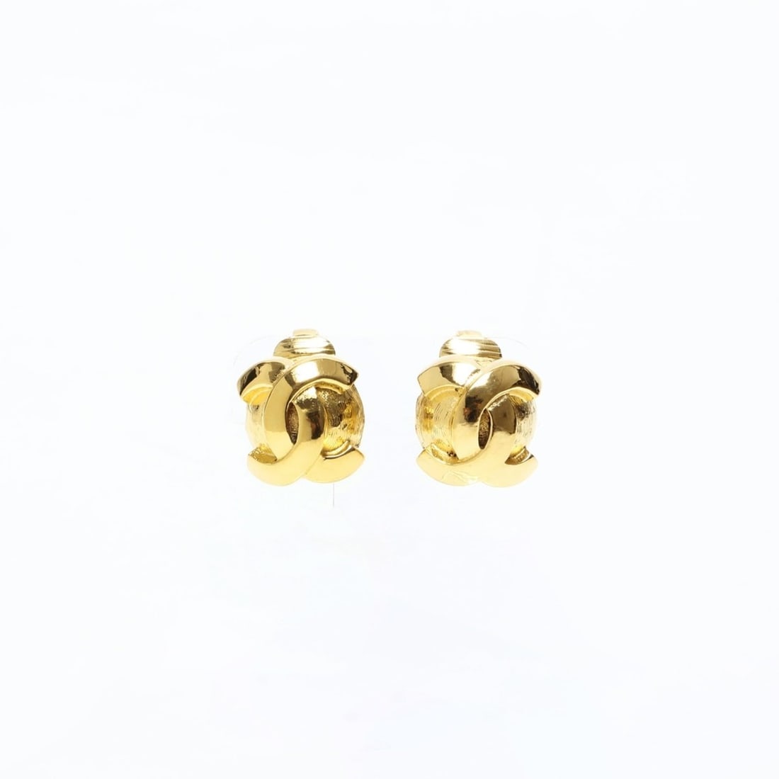 CHANEL 1971-1980 Coco Mark Earrings Gold: --- Catalog ---Category: SizeSize (HxWxD): 13.00mm x 13.00mm / 0.51'' x 0.51''Category: DesignType: Clip earringsColor: GoldGender: WomenCategory: GeneralBrand: Chanel--- Item List ---Section: Conditi