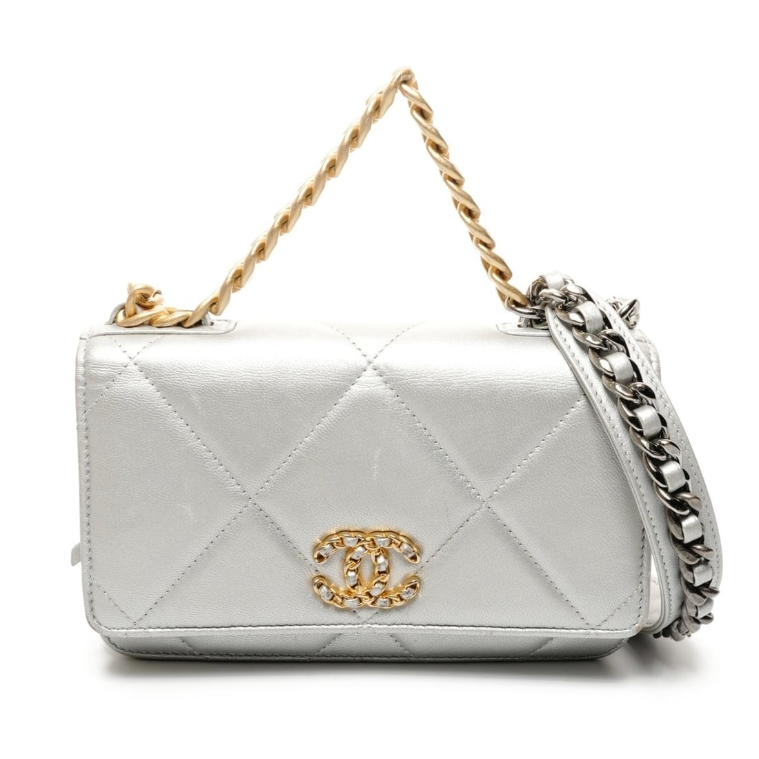 CHANEL 30s 2020-2021 Lambskin 19 Chain Wallet Matelasse Shoulder Bag in Silver: --- Catalog ---Category: SizeSize (HxWxD): 12cm x 19cm x 4cm / 4.72'' x 7.48'' x 1.57''Category: DesignType: Shoulder bagColor: SilverGender: WomenCategory: GeneralBrand: Chanel--- Item List ---Sectio