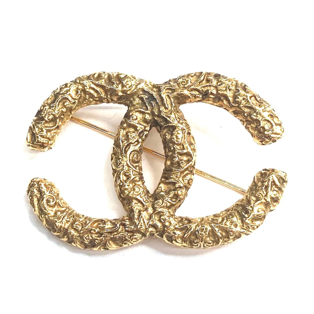 CHANEL 1993 Brooch GP Gold: --- Catalog ---Category: DesignType: BroochColor: GoldGender: WomenCategory: GeneralBrand: Chanel--- Item List ---Section: ConditionRanking: Rank A Used - A few traces of usage, some scratches / dirt