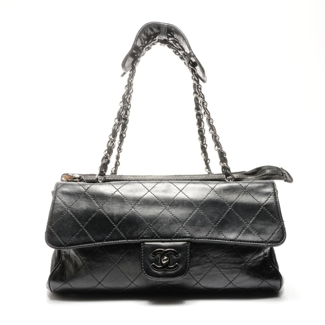 CHANEL No. 11 2006-2008 Wild Stitch Coco Mark Chain Shoulder Bag in Black: --- Catalog ---Category: SizeSize (HxWxD): 17cm x 30cm x 15cm / 6.69'' x 11.81'' x 5.9''Category: DesignType: Shoulder bagColor: BlackGender: WomenCategory: GeneralBrand: Chanel--- Item List ---Sectio