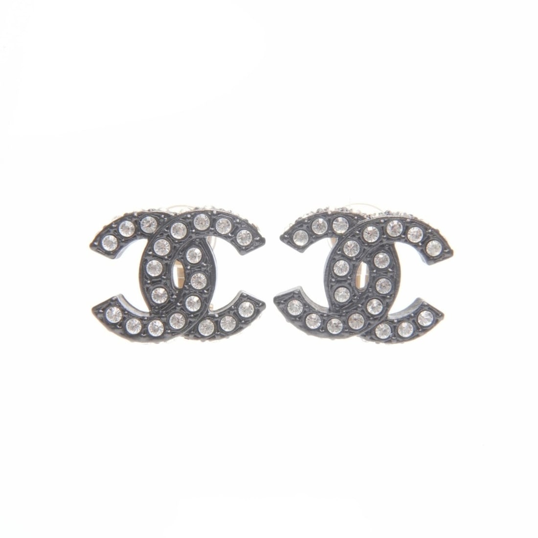 CHANEL 02A 2002 Coco Mark Black Rhinestone Earrings: --- Catalog ---Category: DesignType: Stud earringsColor: BlackGender: WomenCategory: GeneralBrand: Chanel--- Item List ---Section: ConditionRanking: Rank A Used - A few traces of usage, some scratches