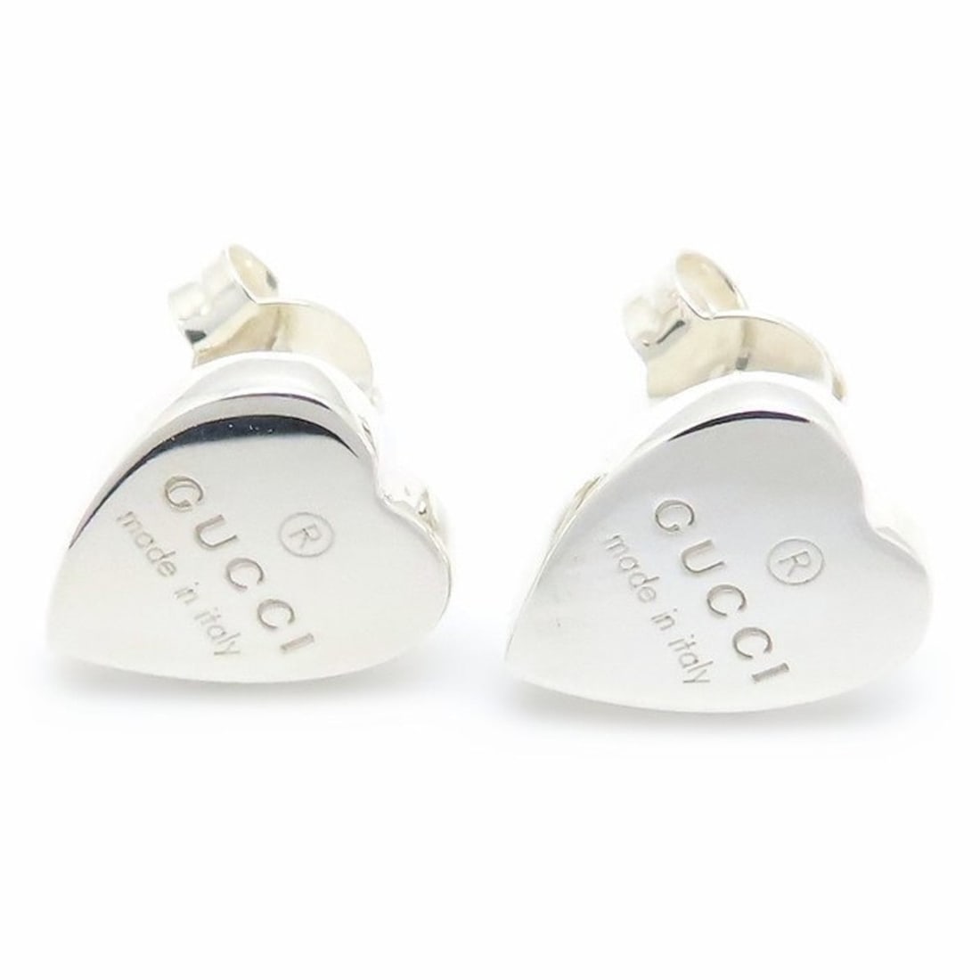 GUCCI Heart Earrings in SV925 for Women, 295190: --- Catalog ---Category: SizeSize (HxWxD): 10.90mm x 9.30mm / 0.43'' x 0.37''Category: DesignType: Stud earringsColor: SilverGender: WomenMaterial: Silver 925Category: GeneralBrand: Gucci--- Item List