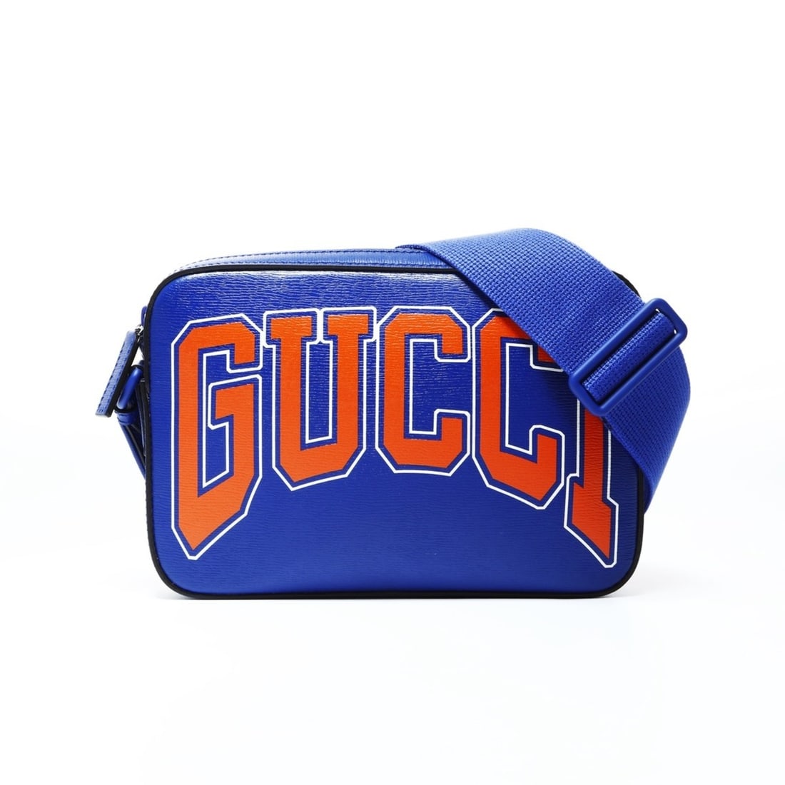 Gucci Interlocking G Print Shoulder Bag in Blue: --- Catalog ---Category: SizeSize (HxWxD): 16cm x 23.5cm x 4cm / 6.29'' x 9.25'' x 1.57''Category: DesignType: Shoulder bagColor: BlueGender: WomenCategory: GeneralBrand: GucciCountry of Origin: