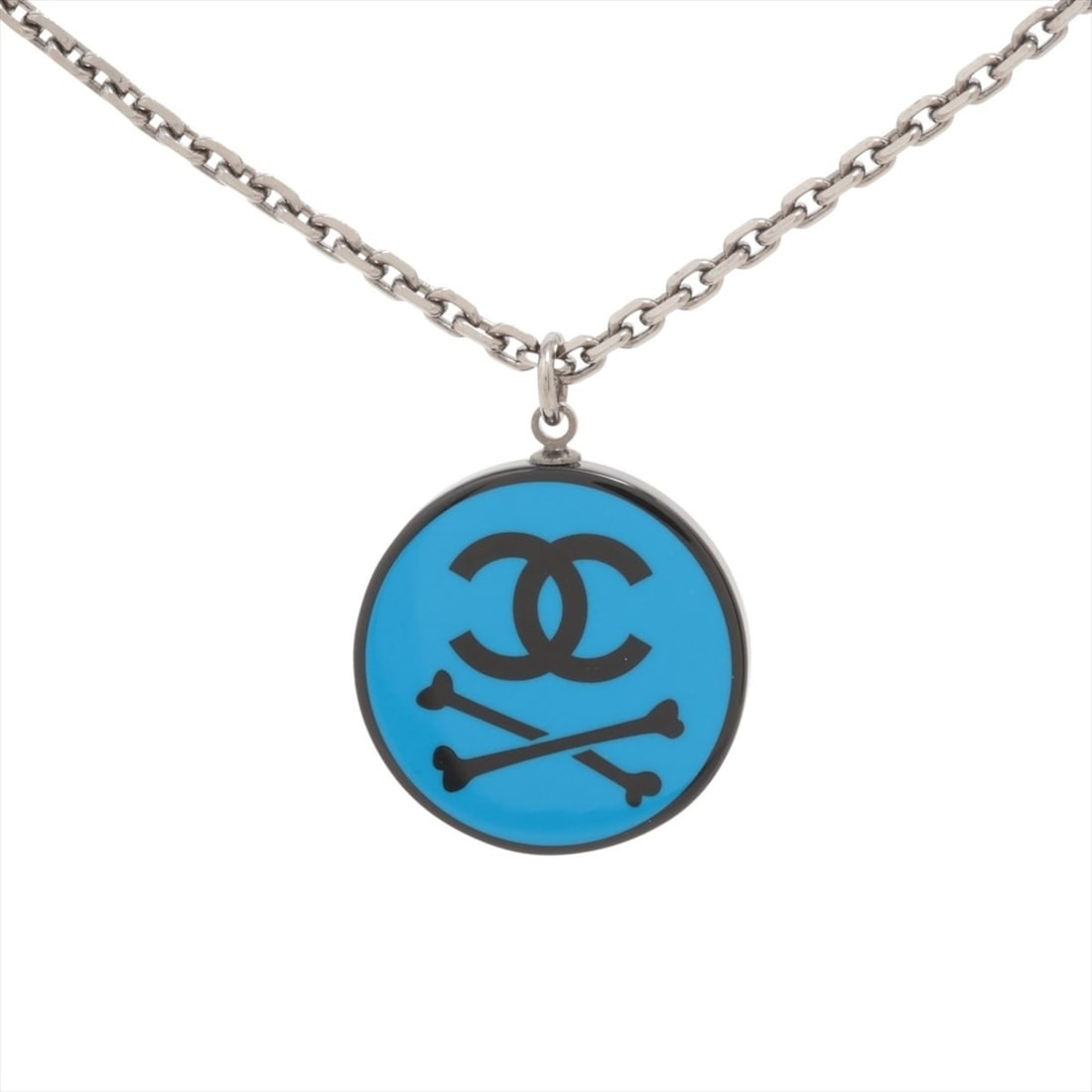 CHANEL 03P 2003 Coco Mark Blue Crossbone Necklace Silver x: --- Catalog ---Category: SizePendant Size: 30mm x 23mm / 1.18'' x 0.9''Neck Circumference: 47 cm / 18.5''Category: DesignColor: Blue, SilverGender: WomenNecklace Type: NecklaceCategory: GeneralBrand: