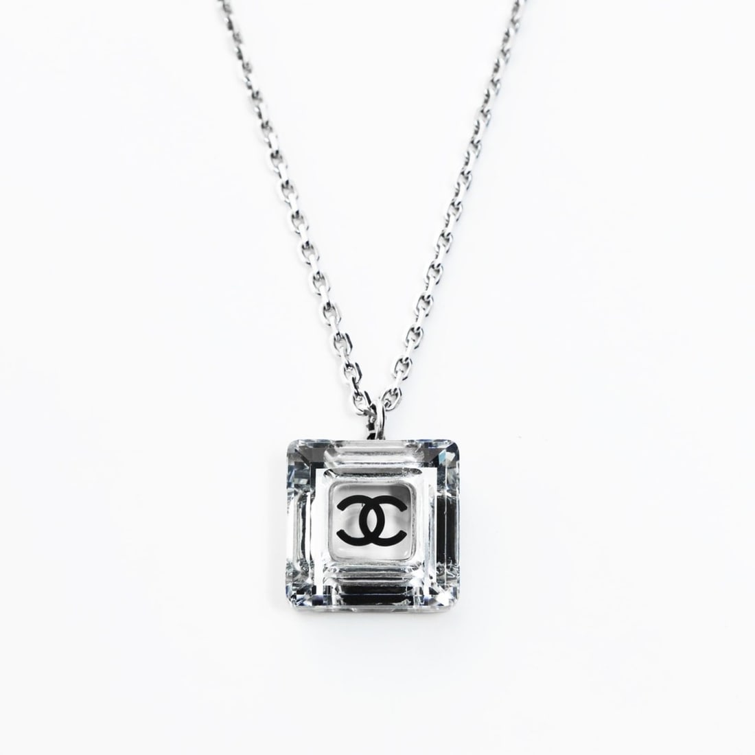 CHANEL 05A Coco Mark 2005 Square Necklace in Silver WS26555: --- Catalog ---Category: SizePendant Size: 20mm x 20mm / 0.78'' x 0.78''Neck Circumference: 46 cm / 18.11''Category: DesignColor: SilverGender: WomenPendant Type: PendantNecklace Type: NecklaceCategor