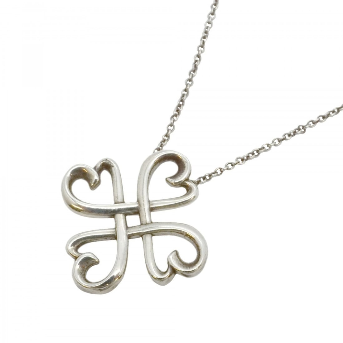 Tiffany Loving Heart Clover Necklace in Silver 925 for Women: --- Catalog ---Category: SizePendant Size: 20.5mm x 20.6mm / 0.8'' x 0.81''Neck Circumference: 46.5 cm / 18.3''Category: DesignGender: WomenMaterial: Silver 925Necklace Type: NecklaceCategory: General