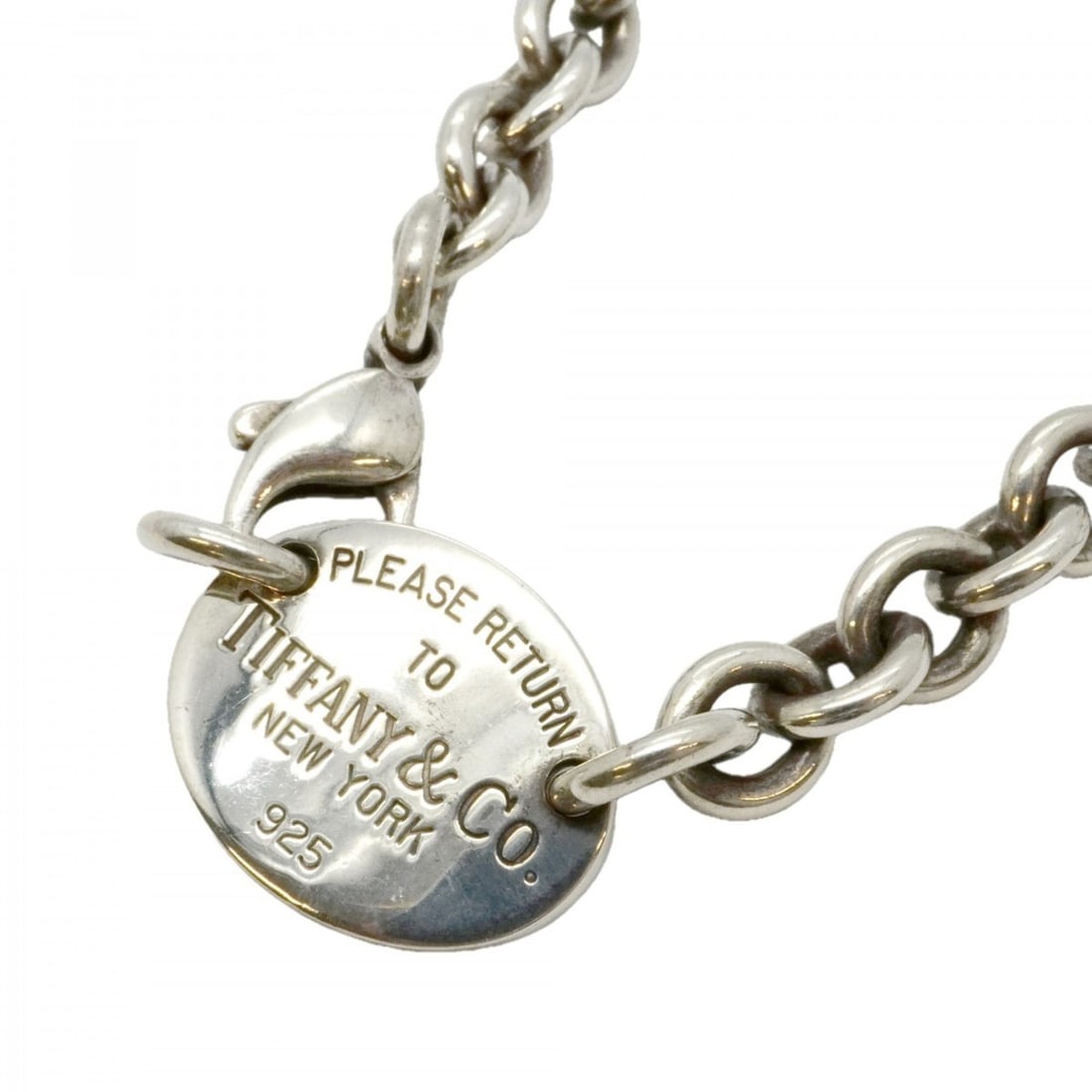 Tiffany Necklace Return to Oval Silver 925 Women's: --- Catalog ---Category: SizePendant Size: 18mm x 22.5mm / 0.7'' x 0.88''Neck Circumference: 40 cm / 15.74''Category: DesignGender: WomenMaterial: Silver 925Necklace Type: NecklaceCategory: GeneralBra