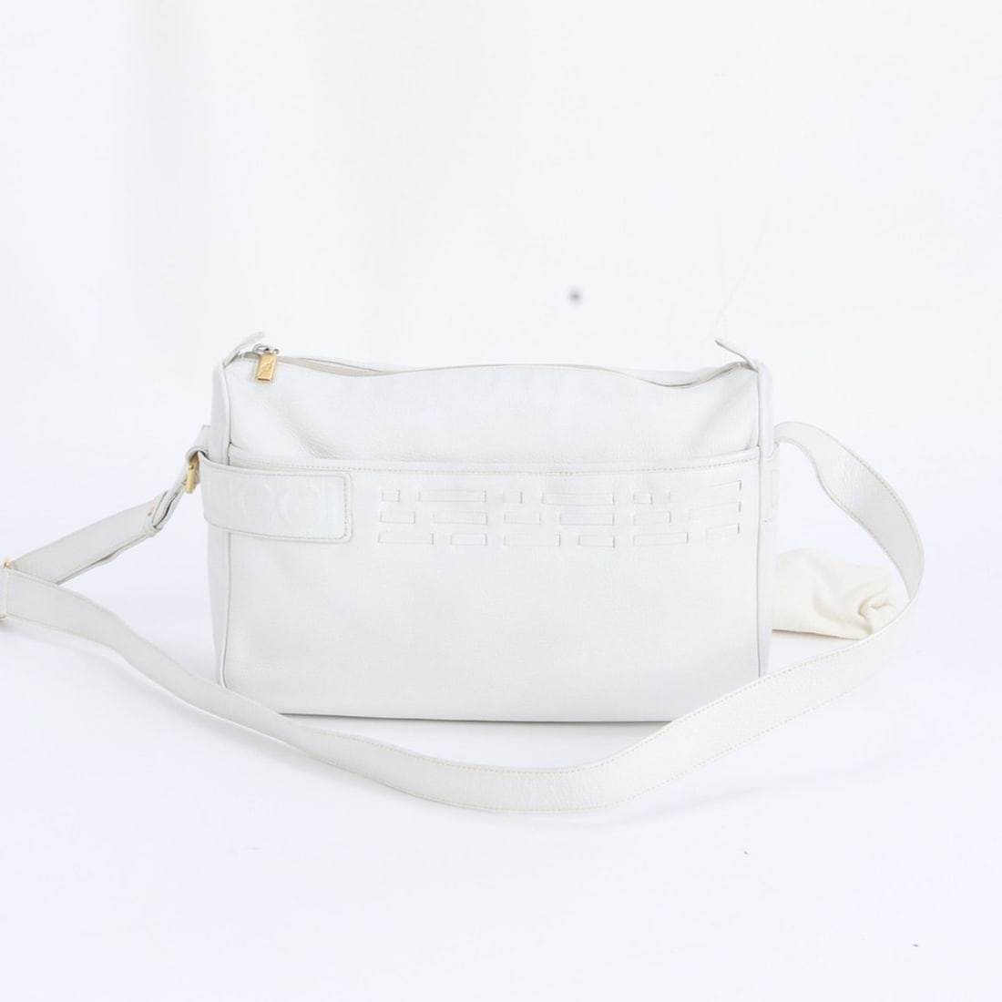 Gucci leather shoulder bag, handbag, tote crossbody white, brand, women's: --- Catalog ---Category: SizeSize (HxWxD): 20cm x 30cm x 10cm / 7.87'' x 11.81'' x 3.93''Category: DesignType: Handbag, Shoulder bag, Tote bagColor: WhiteGender: WomenMaterial: Leather Category: Gener
