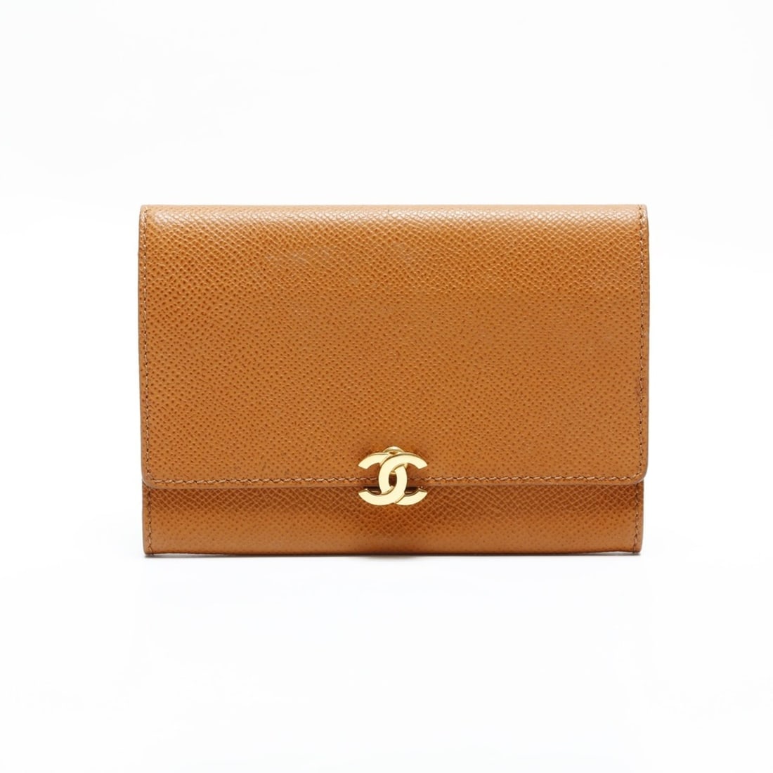 CHANEL No. 5 1997-1999 Pouch Leather Bi-fold Wallet Brown: --- Catalog ---Category: SizeSize (HxWxD): 10.5cm x 14.5cm x 1.5cm / 4.13'' x 5.7'' x 0.59''Category: DesignType: Wallet (bi-fold)Color: BrownGender: WomenMaterial: Leather Category: GeneralBrand: Cha