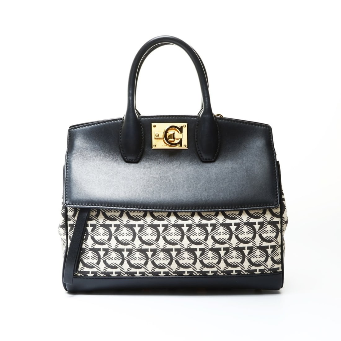 Salvatore Ferragamo Gancini canvas handbag in black: --- Catalog ---Category: SizeHandle Drop: 9.00cm / 3.54''Size (HxWxD): 23cm x 28cm x 13cm / 9.05'' x 11.02'' x 5.11''Category: DesignType: HandbagColor: BlackGender: WomenMaterial: Canvas Category: Ge