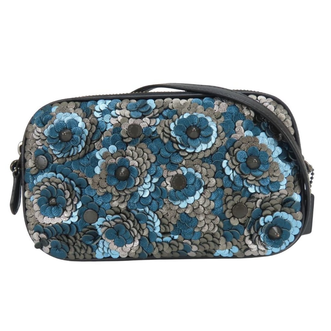 Coach Shoulder Bag Pochette 31834 Leather Black Blue Silver Flower Motif Studs Women's COACH: --- Catalog ---Category: SizeSize (HxWxD): 12cm x 18.5cm x 4cm / 4.72'' x 7.28'' x 1.57''Category: DesignType: Pochette, Shoulder bagColor: Black, Blue, SilverGender: WomenMaterial: Leather Category: