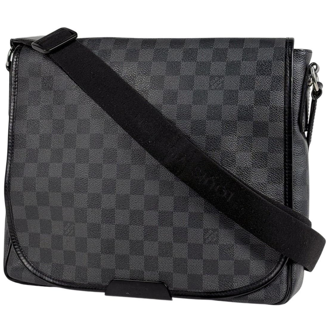 Louis Vuitton Daniel MM Messenger Bag/Shoulder Bag in Damier Graphite Black (N58029) for Men: --- Catalog ---Category: SizeSize (HxWxD): 27cm x 34cm x 7cm / 10.62'' x 13.38'' x 2.75''Category: DesignType: Messenger bag, Shoulder bagColor: BlackGender: MenMaterial: Damier Graphite Category: Gen