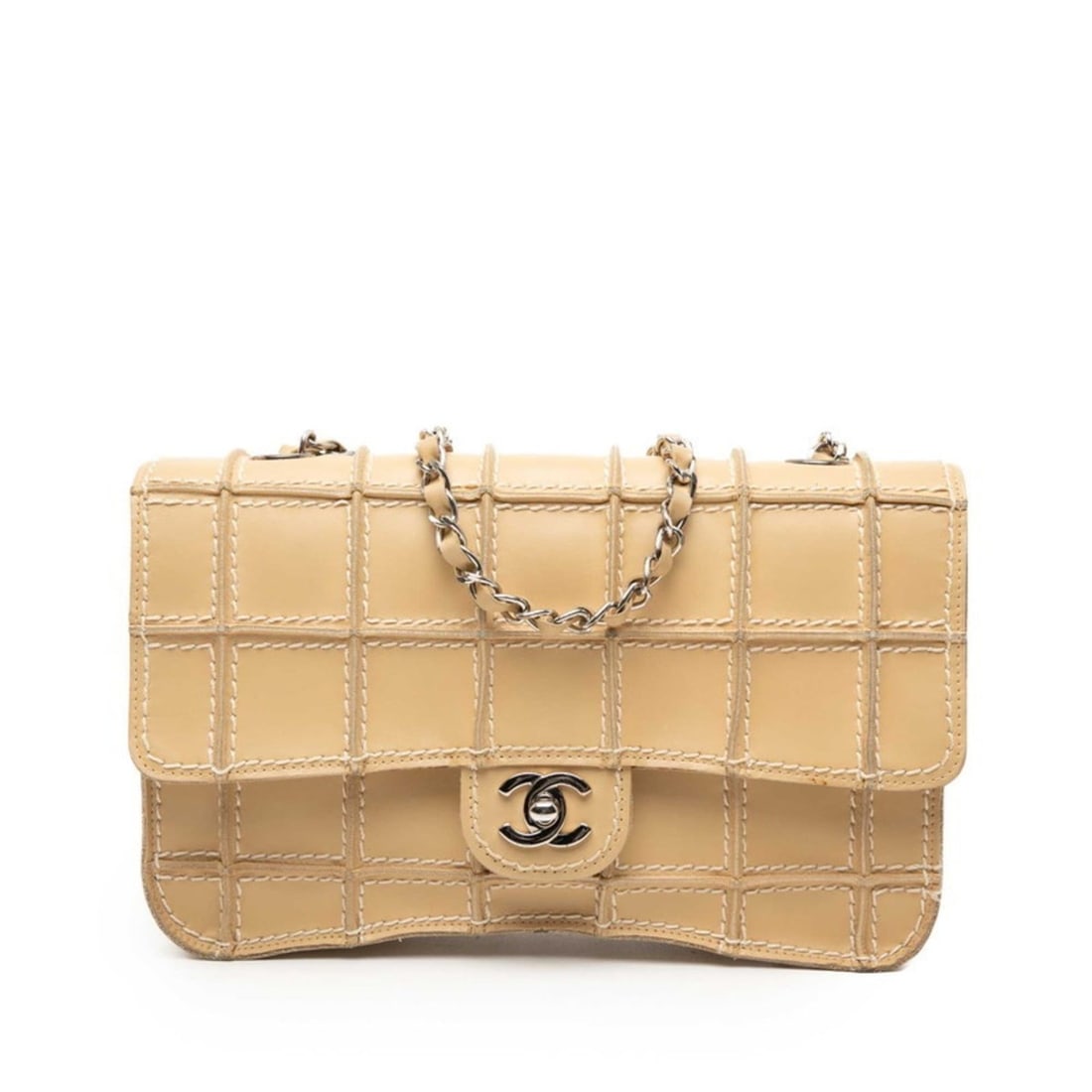 CHANEL Wild Stitch Coco Mark Chocolate Bar Chain Shoulder Bag in Beige Leather for Women: --- Catalog ---Category: SizeSize (HxWxD): 15.5cm x 25cm x 6.5cm / 6.1'' x 9.84'' x 2.55''Category: DesignType: Shoulder bagColor: BeigeGender: WomenMaterial: Leather Category: GeneralBrand: Chanel---