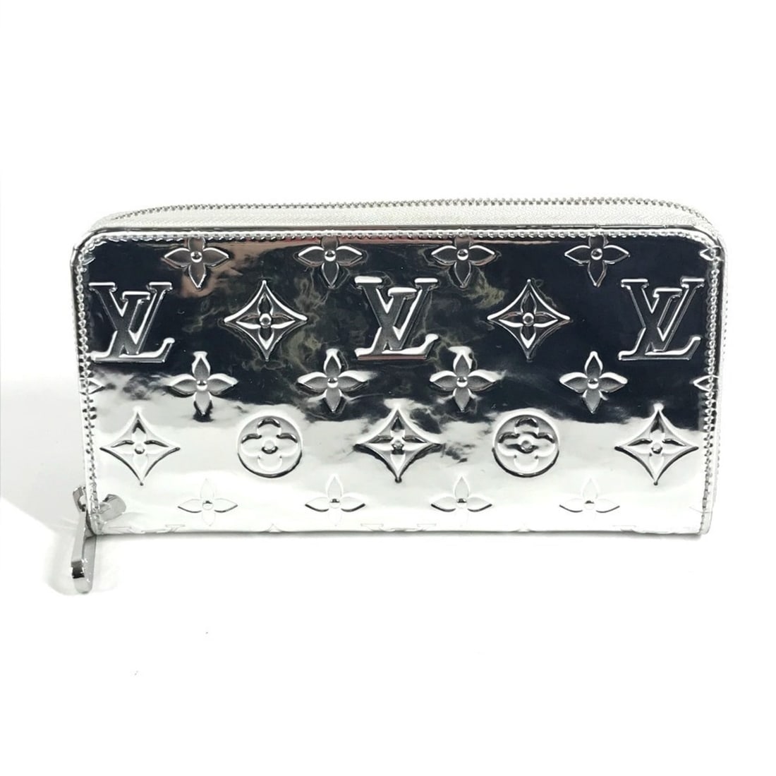 LOUIS VUITTON M83543 LV SKI Monogram Miroir Zippy Wallet, Long Wallet with Round Zipper, Leather,: --- Catalog ---Category: SizeSize (HxWxD): 10.5cm x 19.5cm / 4.13'' x 7.67''Category: DesignType: Long wallet (bi-fold)Color: SilverGender: Men,WomenMaterial: Leather Category: GeneralMPN: M83543Brand