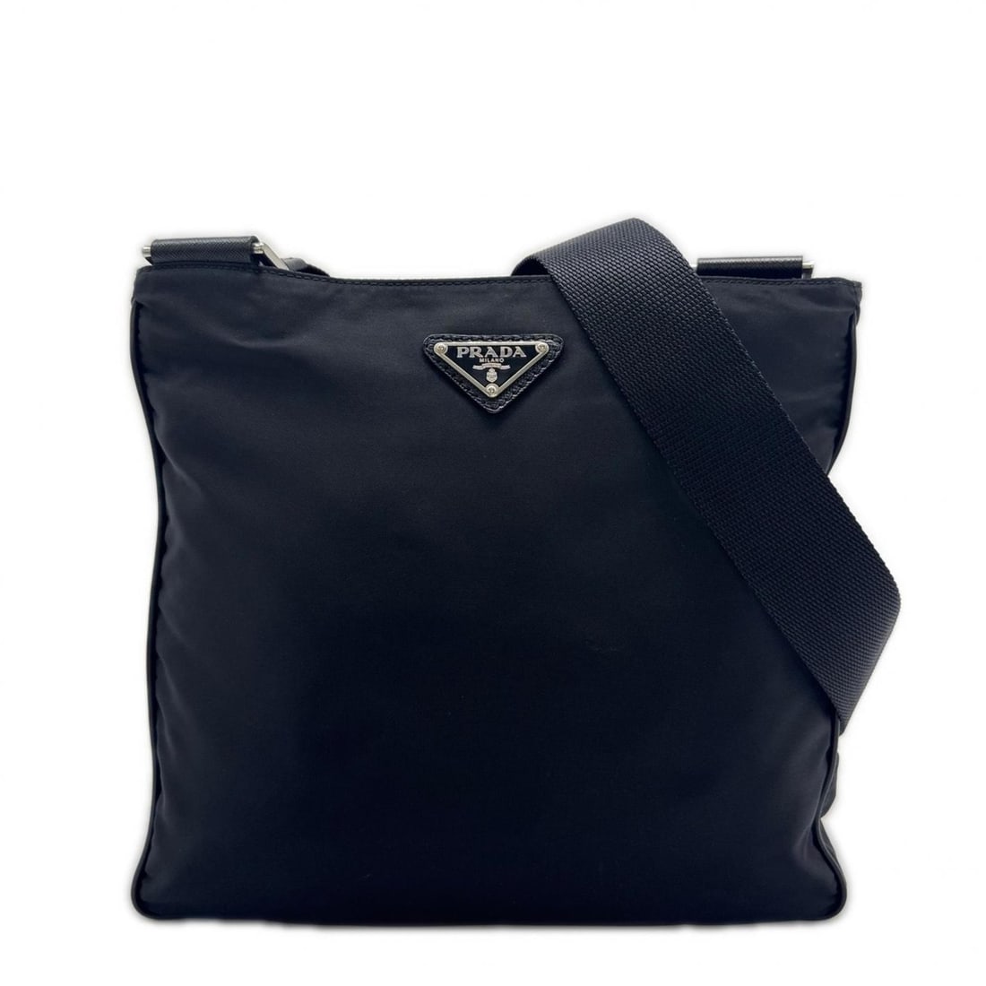 PRADA Tessuto Triangle Logo Shoulder Bag VA0269, Black Nylon Saffiano, Women's: --- Catalog ---Category: SizeSize (HxWxD): 25cm x 26.5cm x 4cm / 9.84'' x 10.43'' x 1.57''Category: DesignType: Shoulder bagColor: Black, NeroGender: WomenMaterial: Nylon , Leather Leather/Fur Type: S