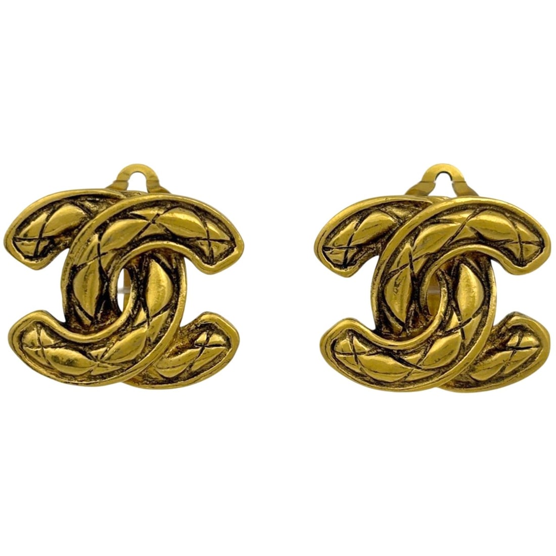 CHANEL Coco Mark CC Earrings, GP Gold, Women's: --- Catalog ---Category: SizeSize (HxWxD): 20.00mm x 23.00mm / 0.79'' x 0.91''Category: DesignType: Clip earringsColor: GoldFinish: Gold platedGender: WomenCategory: GeneralBrand: Chanel--- Item List
