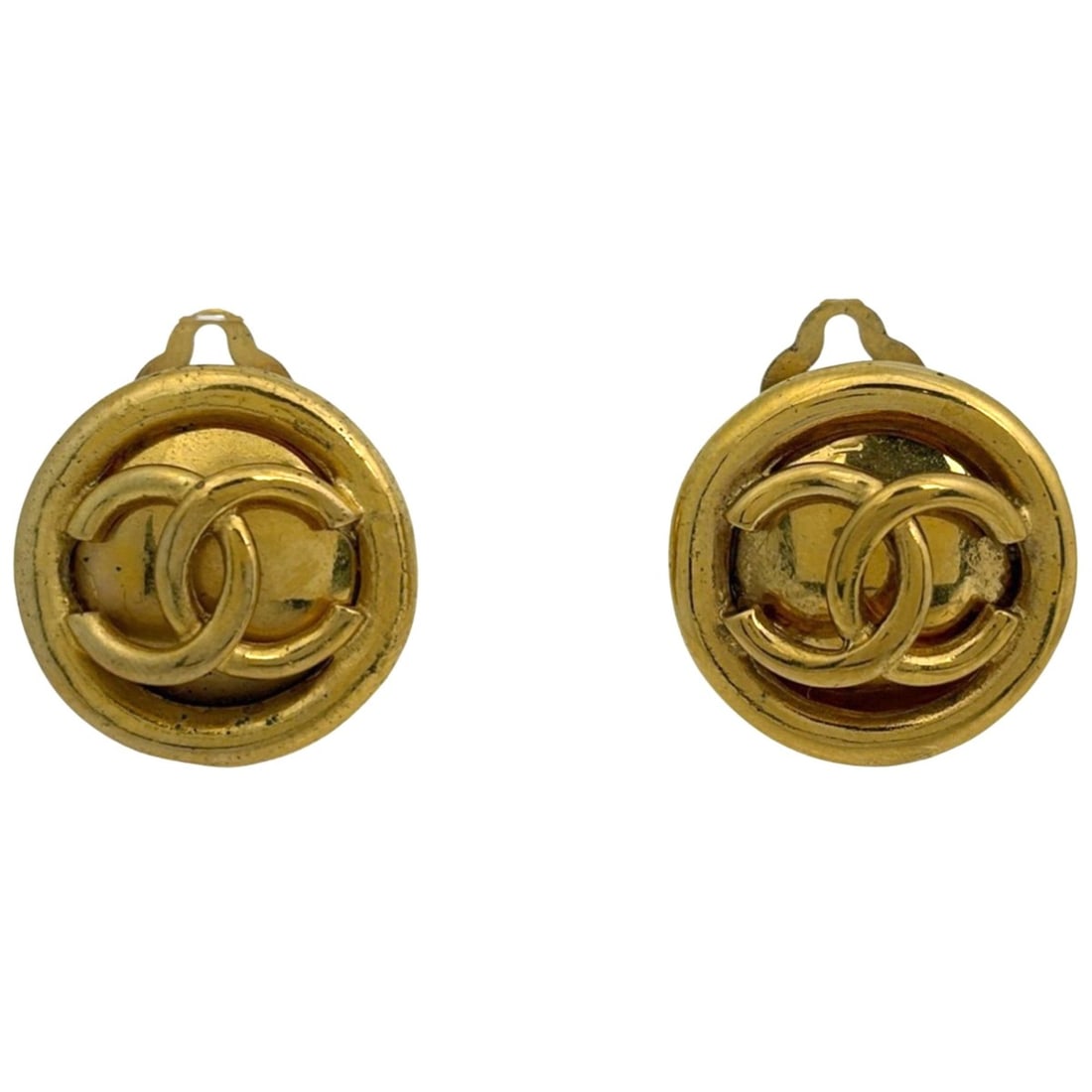 CHANEL Coco Mark Round Earrings, GP Gold, Women's: --- Catalog ---Category: SizeSize (HxWxD): 20.00mm x 20.00mm / 0.79'' x 0.79''Category: DesignType: Clip earringsColor: GoldGender: WomenMaterial: Gold platingCategory: GeneralBrand: Chanel--- Item Li